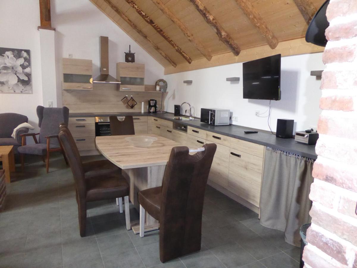 Ferienwohnung Gulf Im Gulfhof Am Kanal Grossefehn Luaran gambar